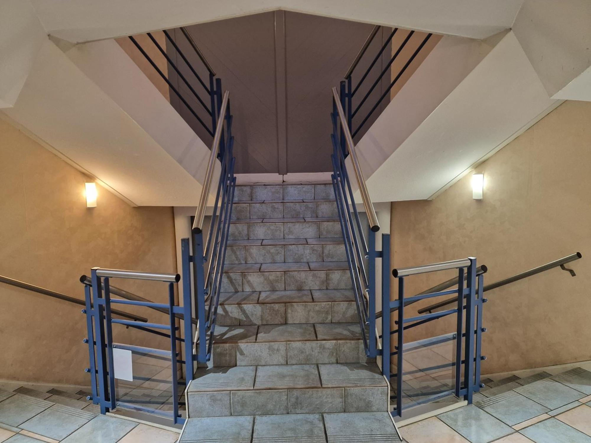 Comfortable Duplex En Residence Securisee Proche Metro Toulouse Exterior photo